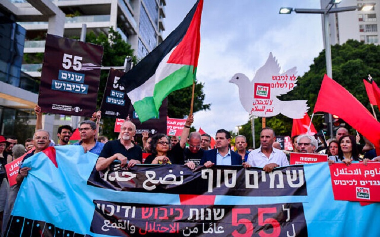  Kecam 55 Tahun Pendudukan Tepi Barat, Ratusan Warga Israel Unjuk Rasa di Tel Aviv