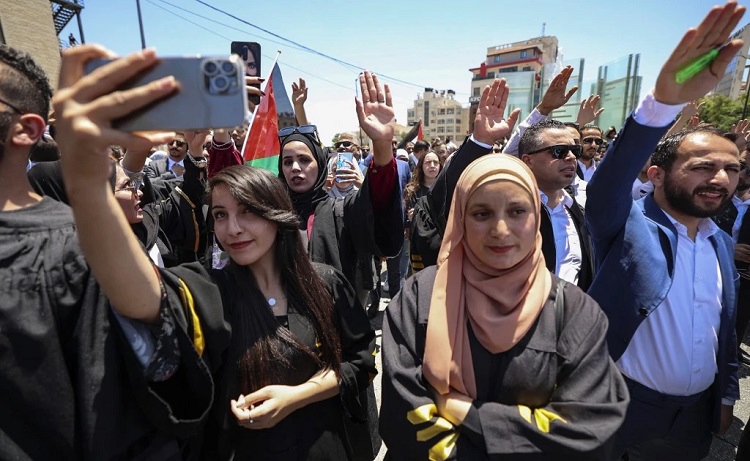  Demo Presiden Abbas, Ratusan Pengacara Palestina Turun ke Jalan
