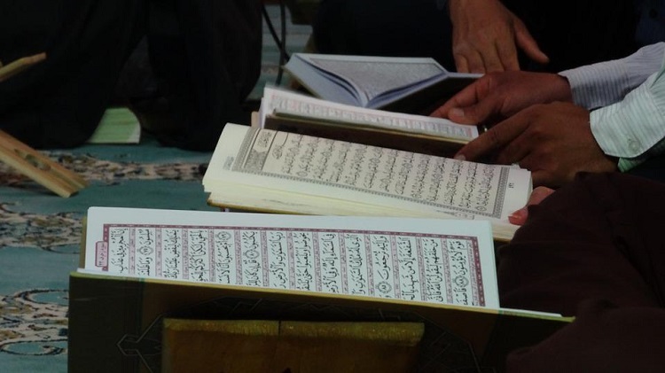  Al-Qur’an Menjadikan Hidup Mulia, Berkah dan Bahagia