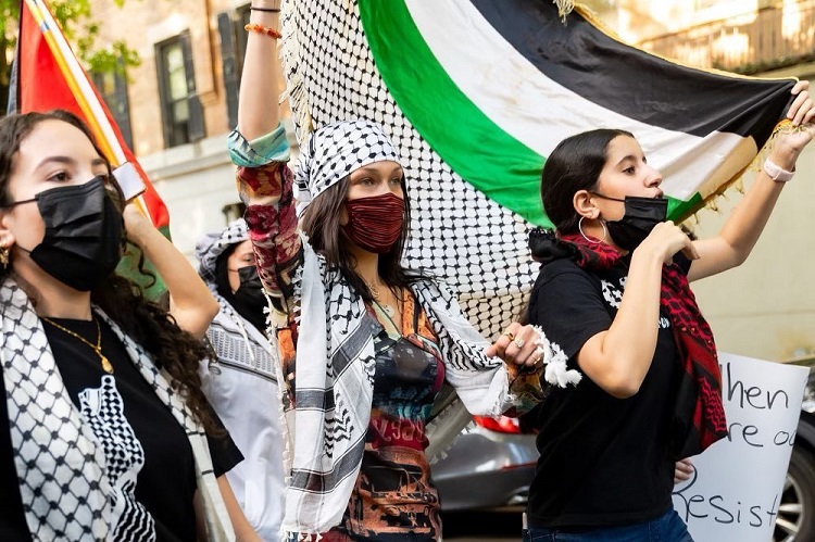 Bella Hadid akan Terus Dukung Palestina Meski Banyak Kehilangan Pekerjaan