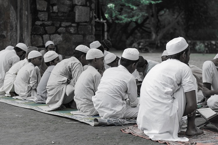  Merasa Cukup Bersama Allah dan Dicukupi Allah