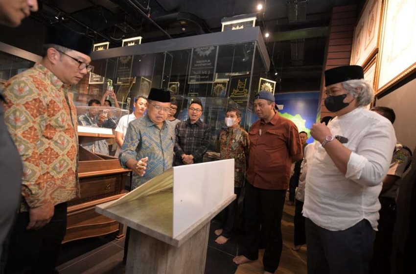  Diajak Ridwan Kamil Berkunjung ke Masjid Raya Al Jabar, JK Sampaikan Kekaguman