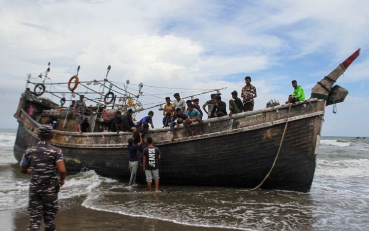  UNHCR Minta Negara-Negara Asia Pasifik Izinkan Pendaratan Pengungsi Rohingya