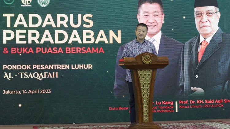 Hadiri Bukber di Pesantren Milik Mantan Ketum PBNU, Dubes China Puji Islam Nusantara