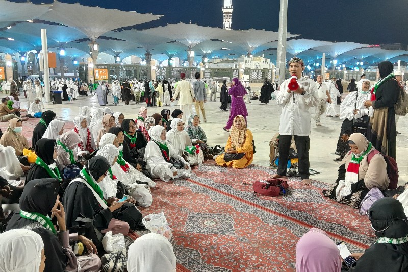  Jemaah Haji Indonesia Ikuti Kajian di Masjid Nabawi