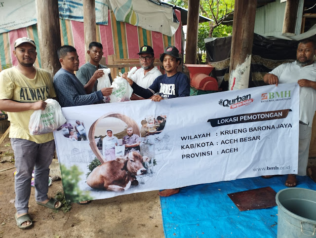  Dewan Dakwah Aceh Bagikan Daging Kurban untuk 320 Keluarga Kurang Mampu