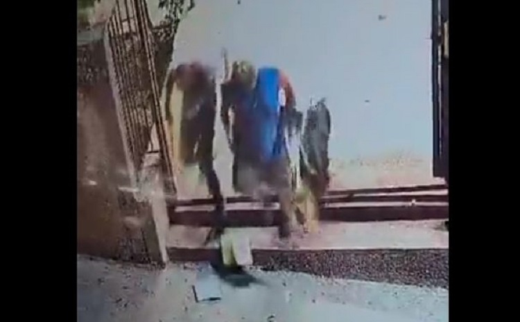  Biadab, Pemukim Israel Bawa Anjing Masuk Masjid, Robek dan Injak-Injak Al-Qur’an