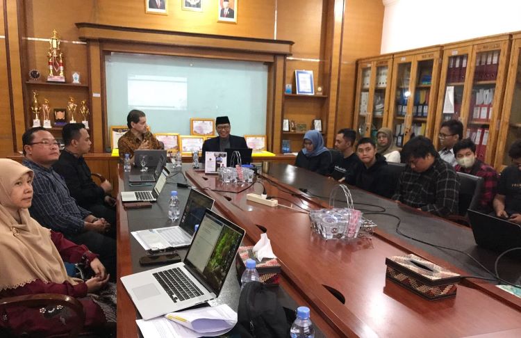  FTS UIKA Gelar Simposium Pengembangan Teknologi Baru AI