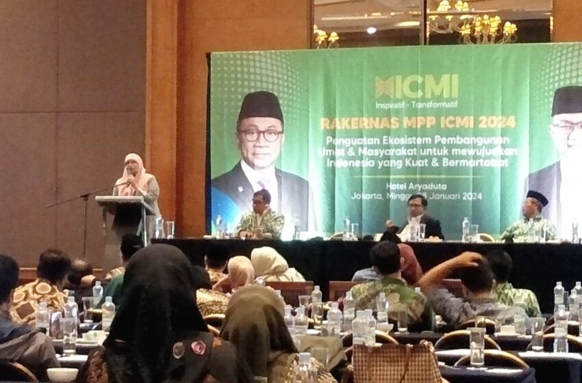  Perempuan ICMI Perjuangkan Hari Jilbab Nasional