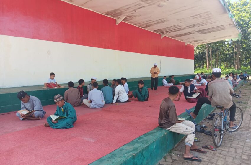 Suasana para santri Nuu Waar tengah menghafal Alquran
