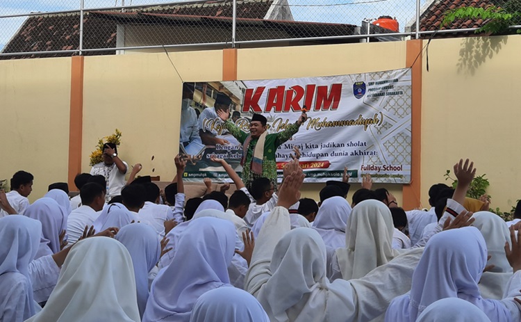  Siswa SMP Muhammadiyah PK Solo Peringati Isra’ Mi’raj Nabi Muhammad Saw