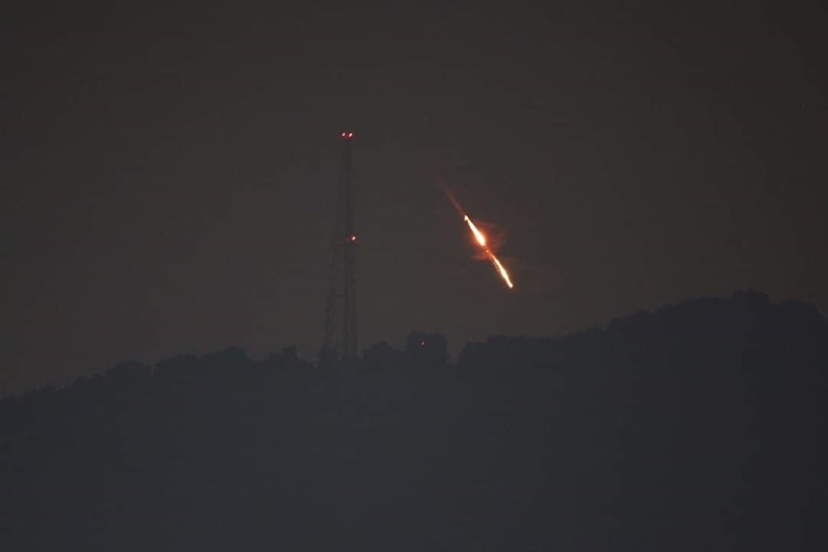  Tembakkan 100 Drone, Iran Lancarkan Serangan Balasan ke Israel