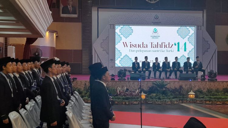  Sulaimaniyah Jabar Gelar Wisuda Tahfidz ke-14 Sekaligus Pelepasan Santri ke Turki