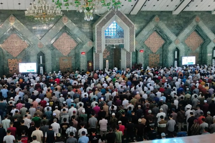  Ribuan Warga Makassar Ikuti Shalat Ghaib untuk Ismail Haniyah
