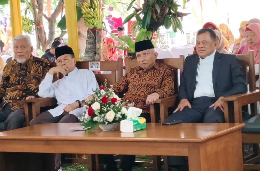  Hadiri Acara ‘Ngunduh Mantu’, Amien Rais Ungkap Bahaya LGBT