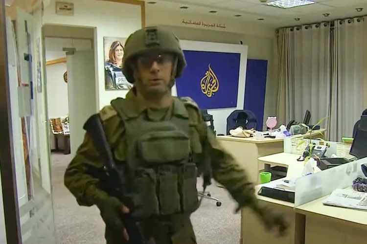  Kantornya di Ramalah Ditutup Paksa Tentara Zionis, Al Jazeera: Untuk Tutupi Aksi Israel di Gaza