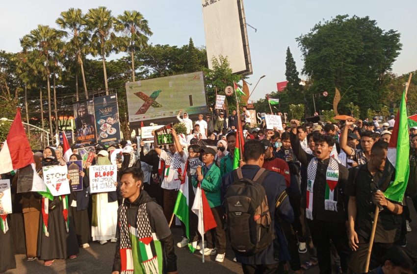  Satu Tahun Genosida di Gaza, Ratusan Anak Muda Bogor Gelar Aksi Bela Palestina