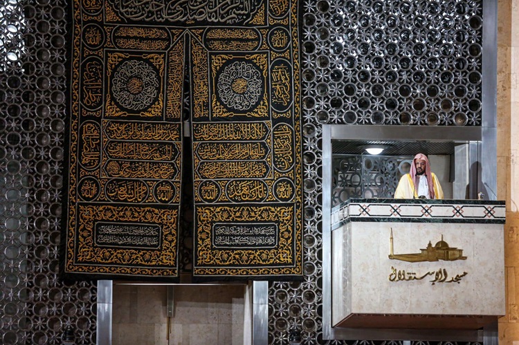  Pertama Kali, Imam Masjid Nabawi Jadi Khatib dan Imam Shalat Jumat di Istiqlal