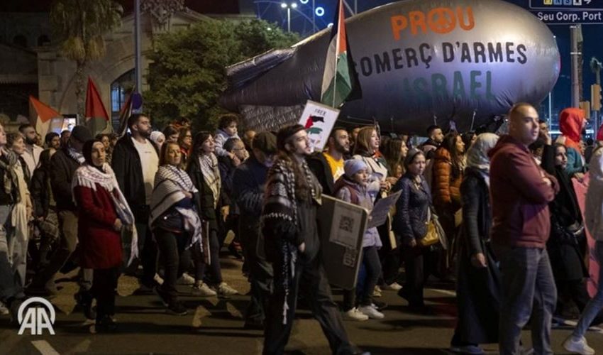  Aksi di Sejumlah Kota, Warga Spanyol Protes Penjualan Senjata ke Israel