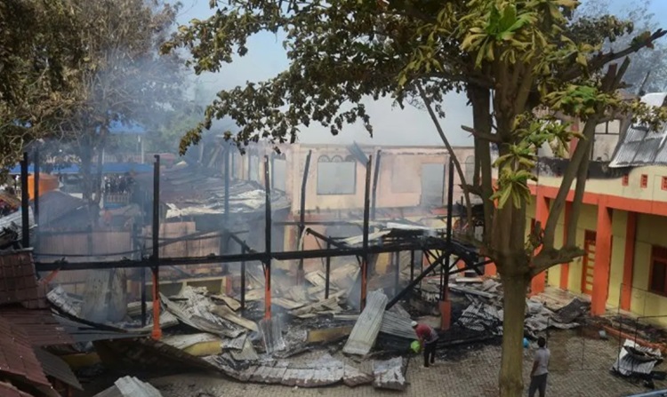  Asrama Putri Pondok Pesantren Babul Maghfirah Aceh Besar Terbakar