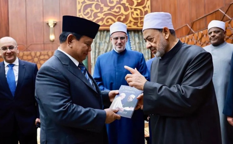 Perkuat Kerja Sama Pendidikan, Presiden Prabowo Bertemu Grand Syekh Al Azhar di Kairo