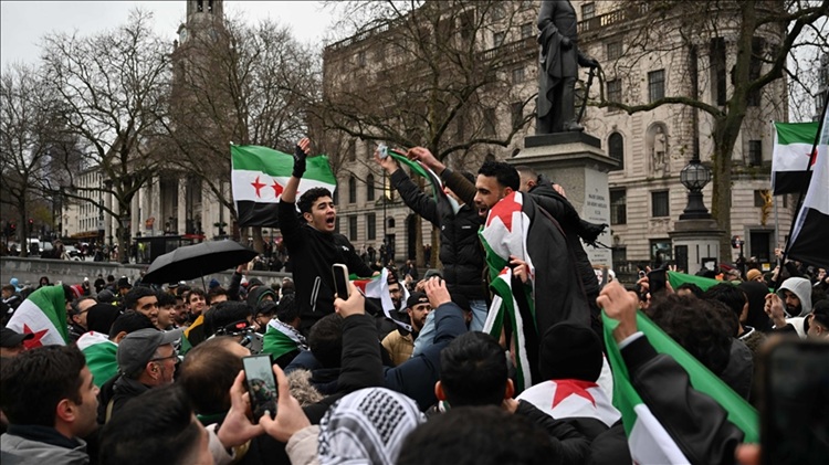  Rezim Assad Tumbang, Warga Suriah di London: Ini seperti Mimpi