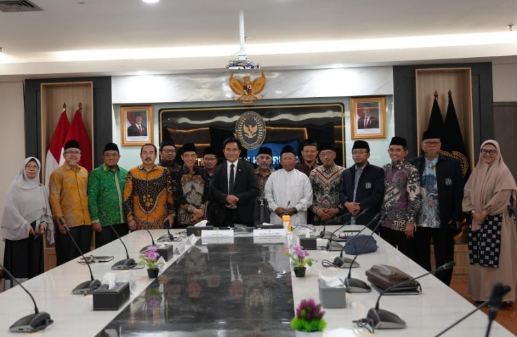  BKsPPI Bersama Ormas Islam Silaturahim dengan Menko Yusril