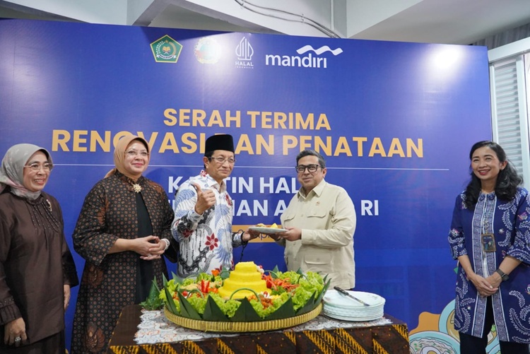  Menag Nasaruddin Umar Resmikan Kantin Halal di Kantor Kemenag Lapangan Banteng