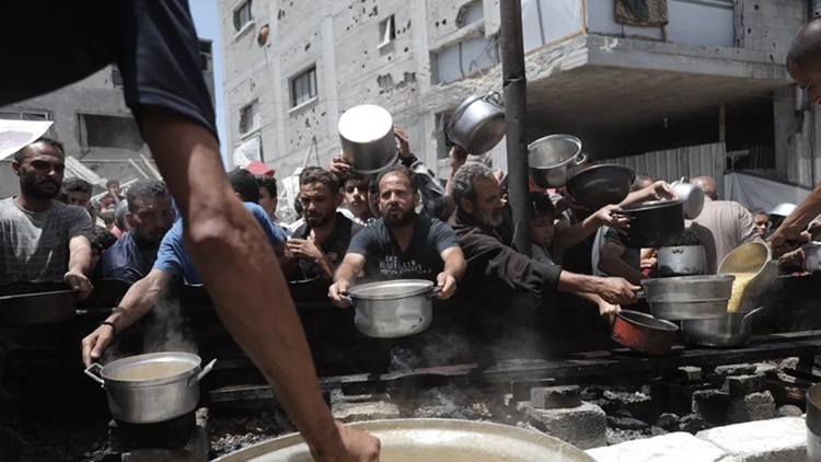  Blokade 80 Hari, Zionis Israel Izinkan Sembilan Truk Bantuan ke Gaza