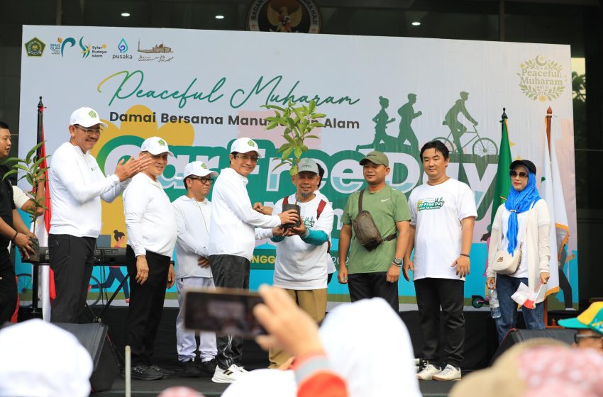 Awali Peaceful Muharam, Menag Bagikan 300 Bibit Pohon Sambut Tahun Baru Islam