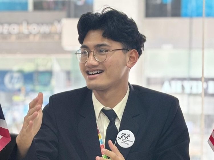  Santri Ponpes Husnul Khotimah Kuningan Torehkan Presentasi Internasional