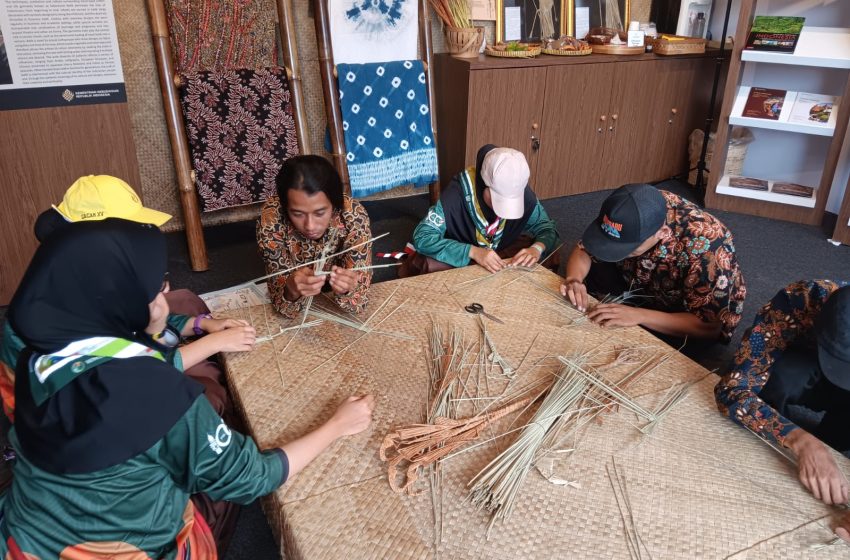  Wayang Suket Jadi Jembatan Budaya di World Muslim Scout Jamboree 2025