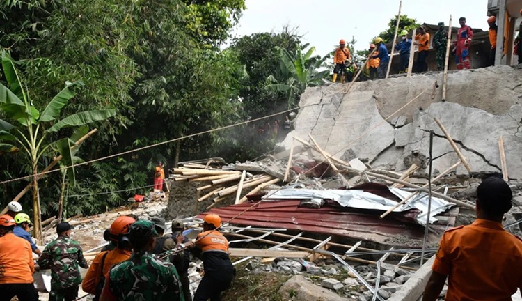 Bangunan Majelis Taklim Roboh Saat Peringatan Maulid Nabi, Bupati Bogor: Total Korban 80 Orang Lebih