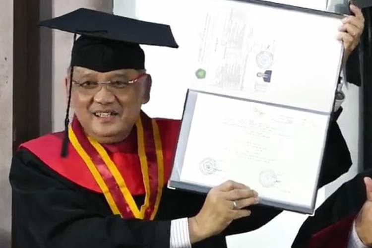  Menhaj Gus Irfan Resmi Bergelar Doktor dari UIN Maliki Malang