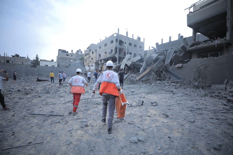  Agresi Israel Bunuh 29 Staf Bulan Sabit Merah Palestina di Gaza