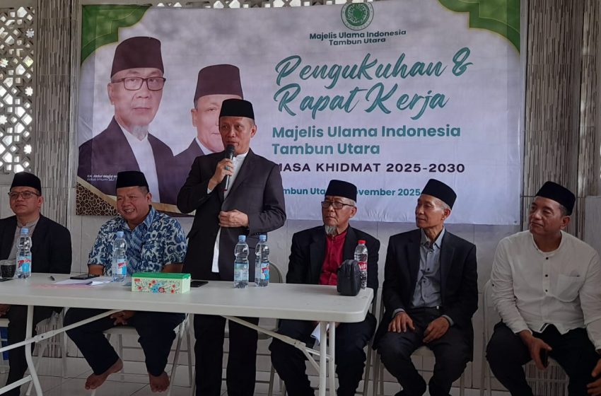Kiai Mahmud Lantik Pengurus MUI Tambun Utara, Ajak Sinergi Tangani Masalah Sosial