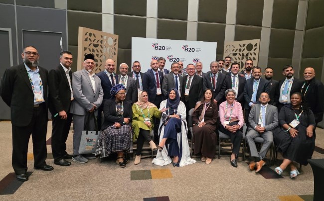  Hadiri Pertemuan B20, Dekan FEM IPB Serukan Penguatan Kerjasama Keuangan Syariah G20
