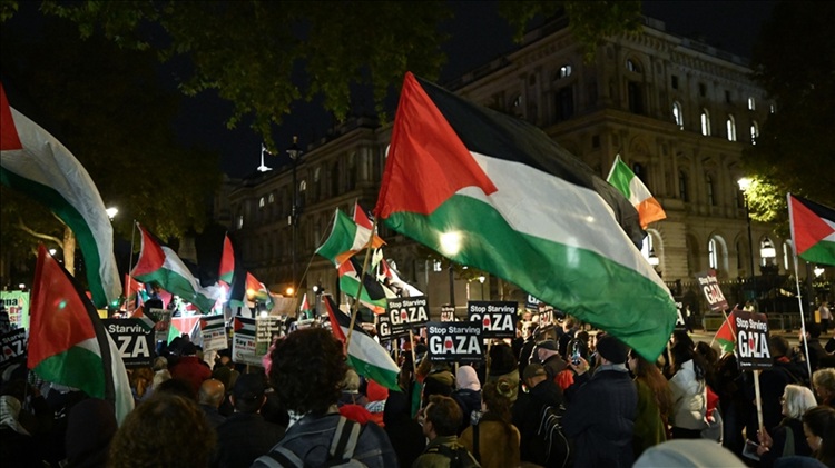 Ratusan Warga London Kecam Serangan Zionis Israel di Gaza