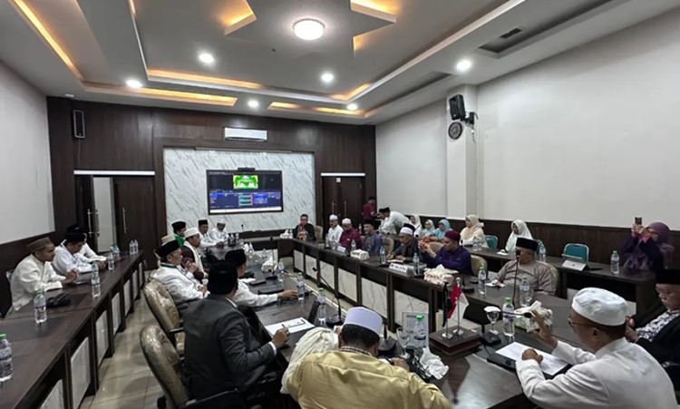  Belasan Mufti Kerajaan Perak-Malaysia Datangi Kantor PWNU Jatim, Ada Apa?