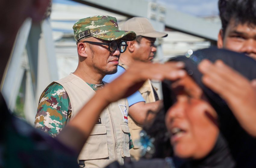  Wamenhaj Dahnil Salurkan Bantuan Presiden untuk Korban Bencana Aceh Tamiang