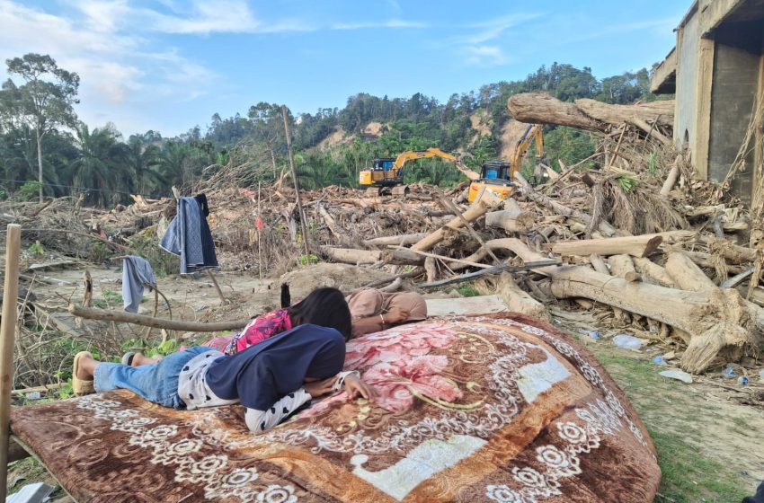  Butuh Alat Berat Lebih Banyak untuk Bersihkan Lumpur di Aceh Tamiang