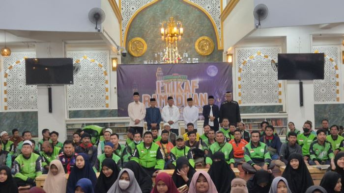  Masjid Ibn Khaldun UIKA Bogor Gelar Buka Bersama Driver Ojek Online