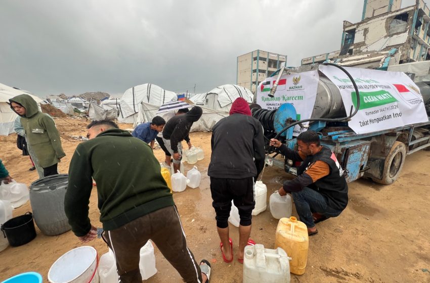  BAZNAS RI Distribusikan 100.000 Liter Air Bersih untuk Warga Gaza