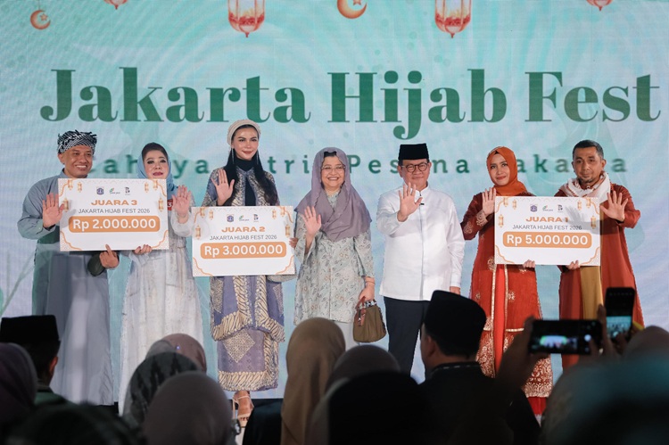  Ditemani Sang Istri, Gubernur Pramono Hadiri Jakarta Hijab Fest 2026 di Pasar Tanah Abang