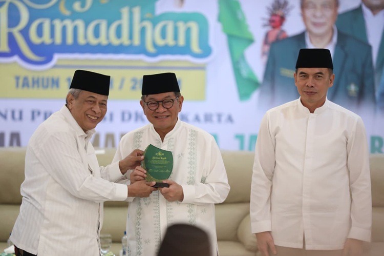  Hadiri Safari Ramadan di Ponpes Al Hamid, Gubernur Pramono Tekankan Pentingnya Sinergi Ulama dan Umara