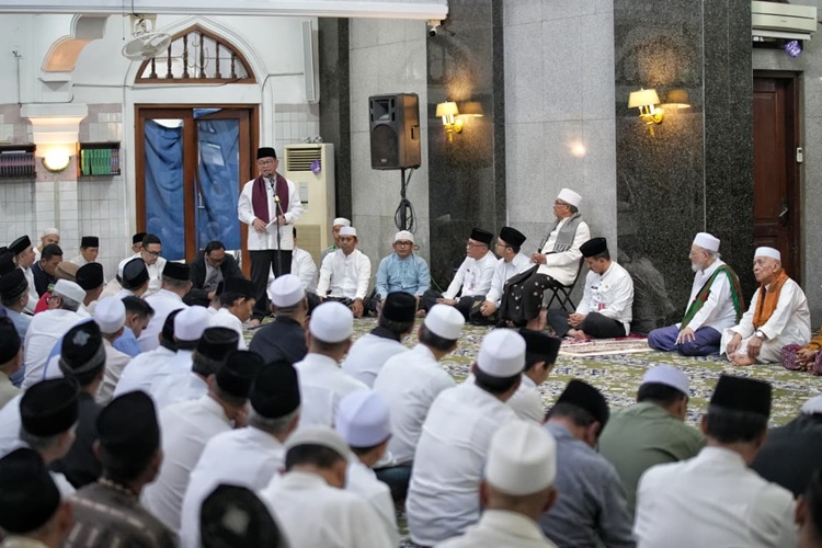  Bukber di Masjid Jami Al Istiqomah, Gubernur Pramono Usulkan Haul Ulama Betawi Jadi Agenda Tahunan