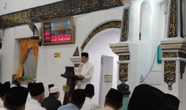  Menag Nasaruddin Umar Bedah Tingkatan Iman di Masjid Bersejarah Bengkulu
