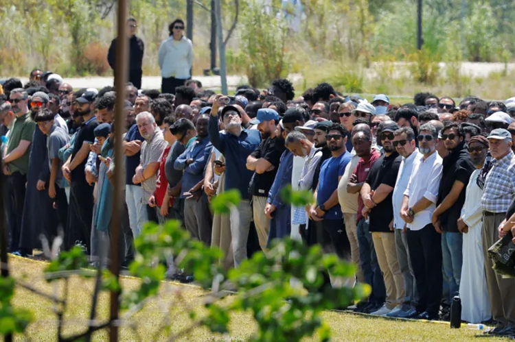  Dua Ribu Jemaah Ikuti Shalat Jenazah Tiga Muslim yang Gugur Hadang Aksi Teror di Islamic Center San Diego