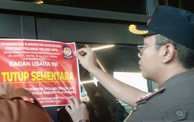  Satpol PP Karawang Segel THM Tempat Acara Pesta Gay dan Jual Miras