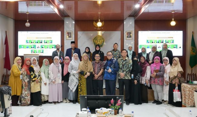  UIKA Bogor Sukses Gelar Seminar International